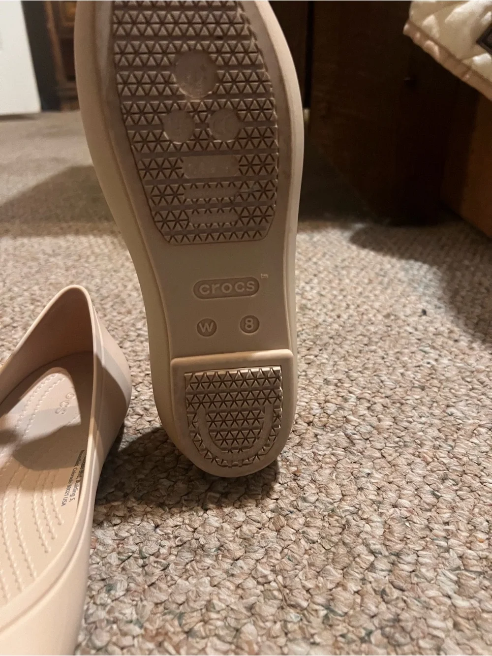 Crocs Brooklyn Pointed Toe Flats Women’s Size 8 Nude Tan Ballet Shoes
